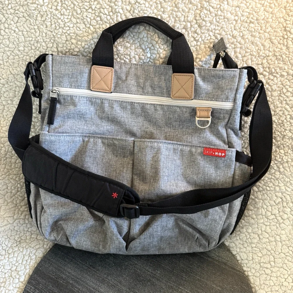 SKIP HOP Signature‎ Dialer Changing Bag Tote w/Changing Pad Textured Grey